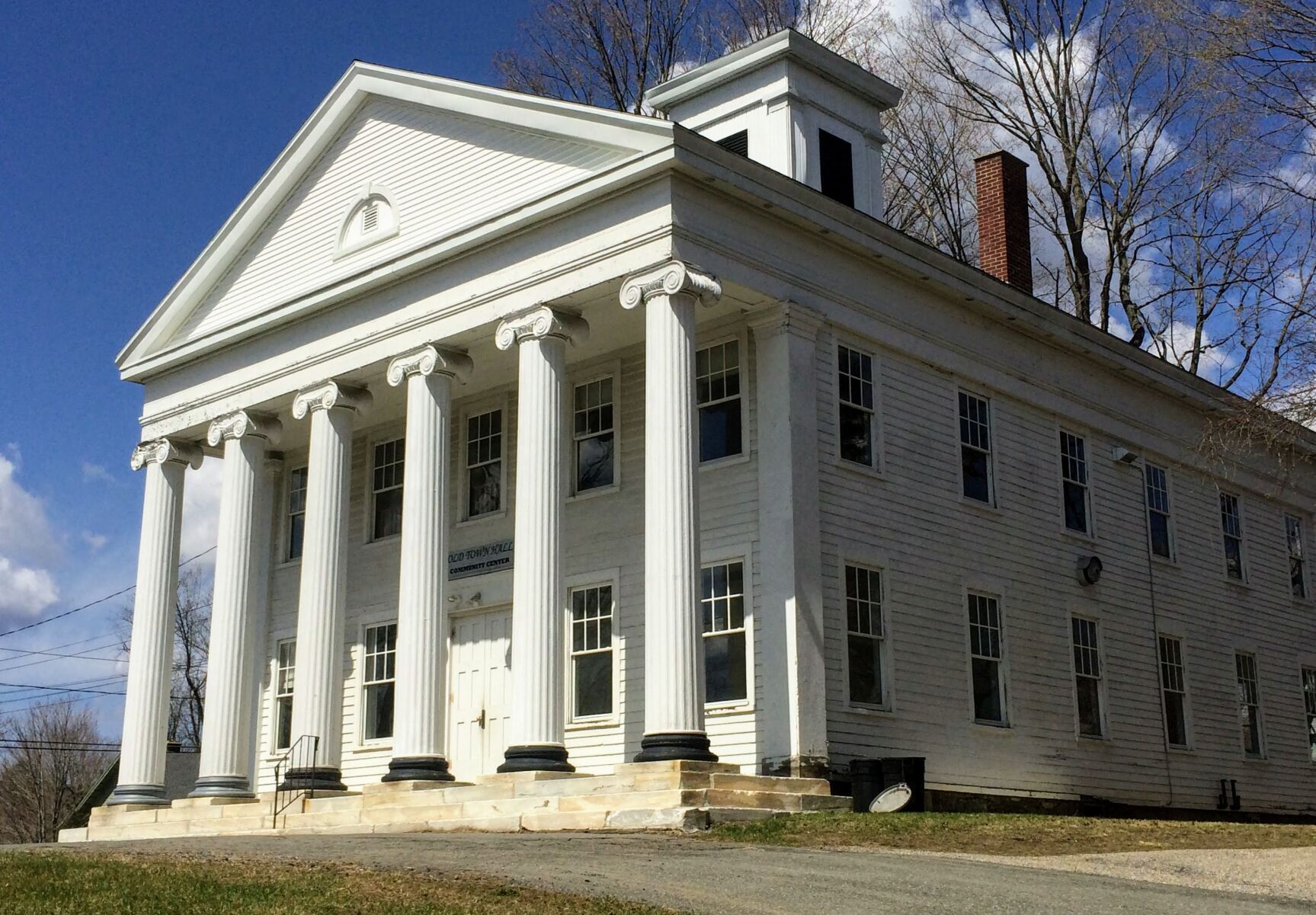 whole building view Old Town Hall2.JPG